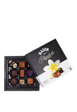 Load image into Gallery viewer, Assorted Chocolate Pralines (9 pcs)
